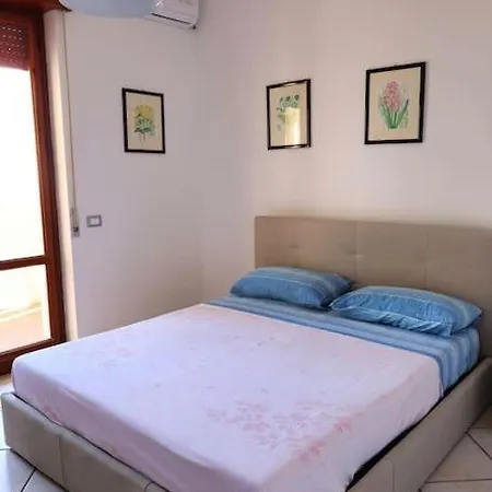 Trilocale In Baia Centro